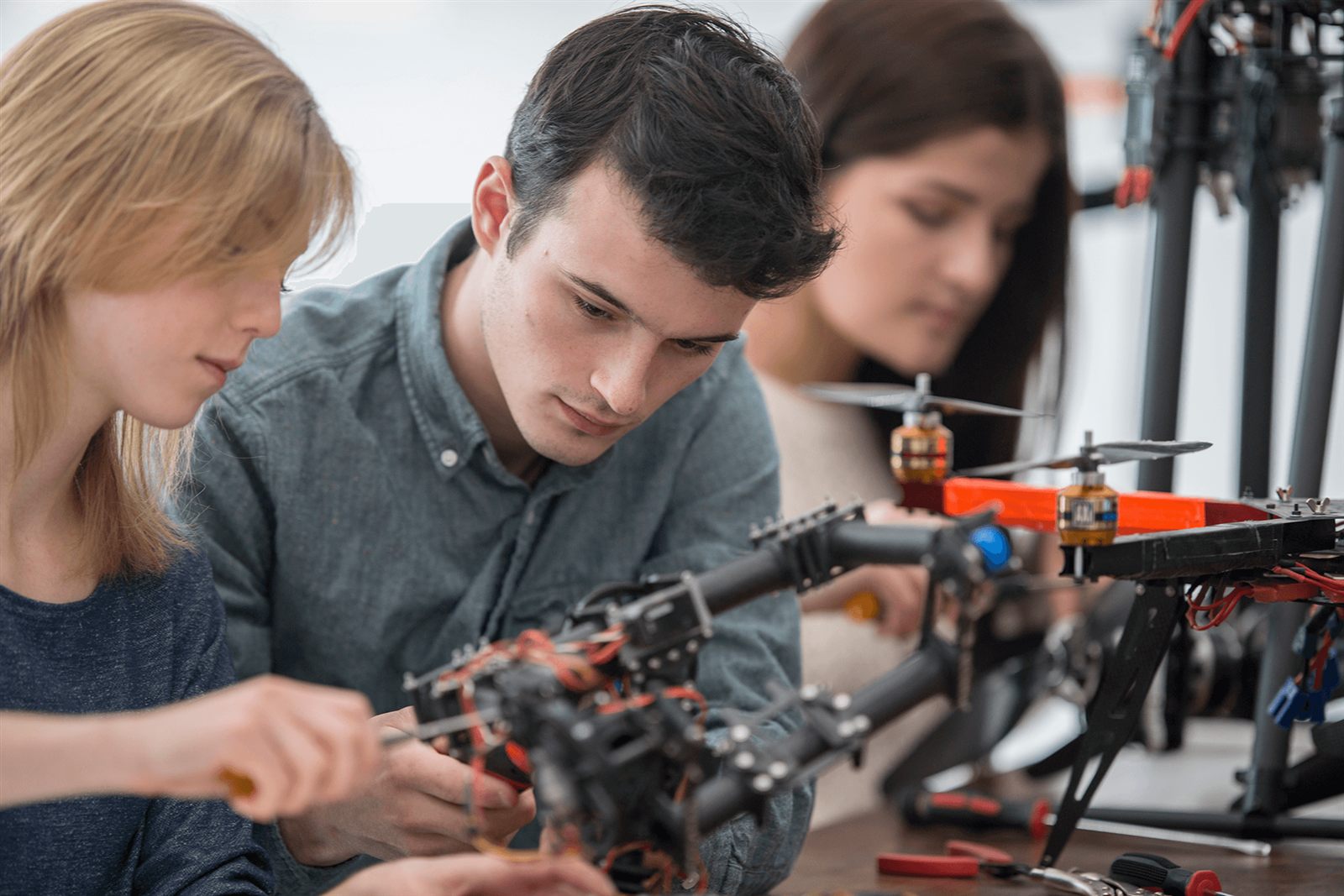 Technisches Team bei der Arbeit